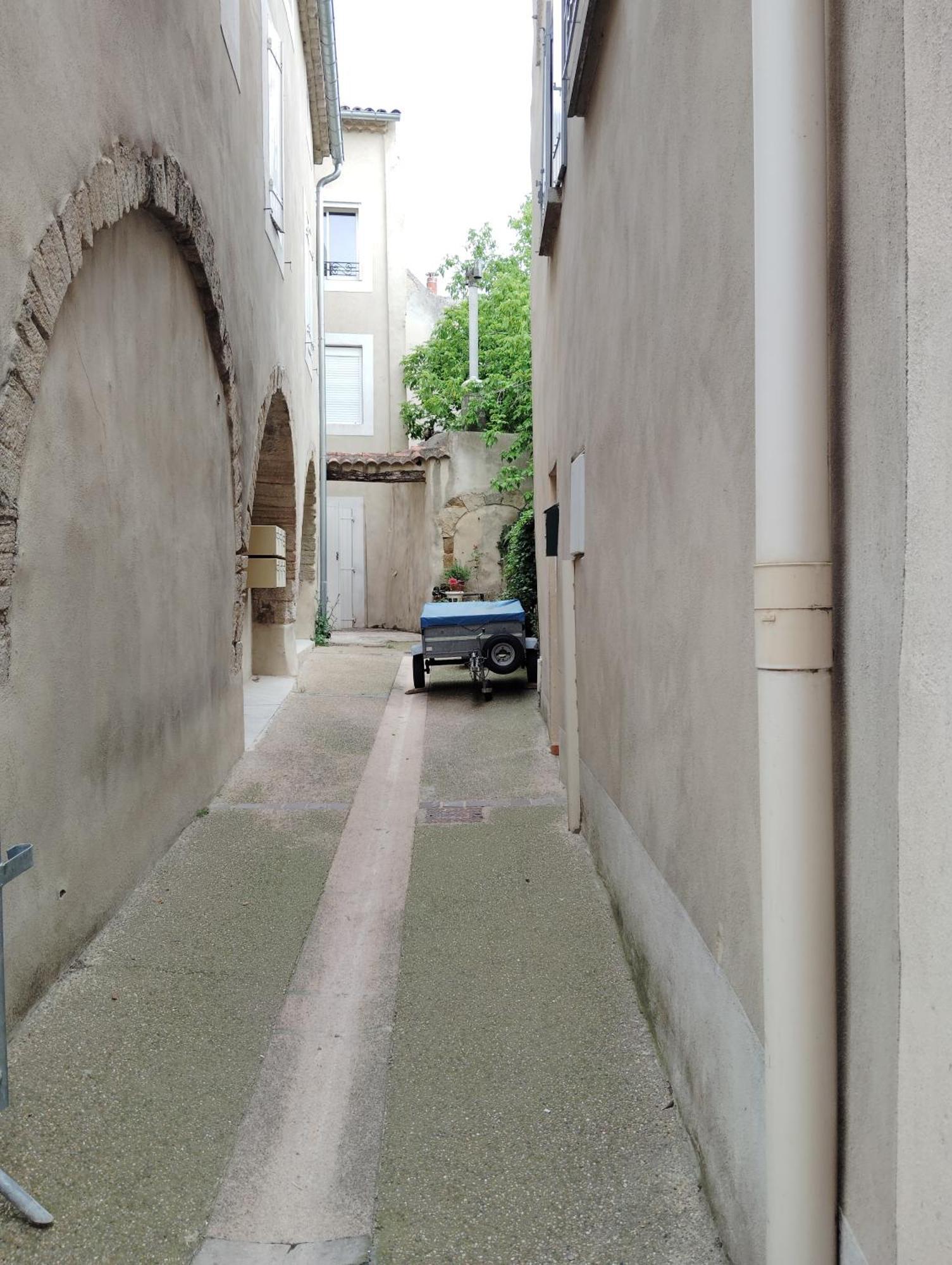 Maison De Village